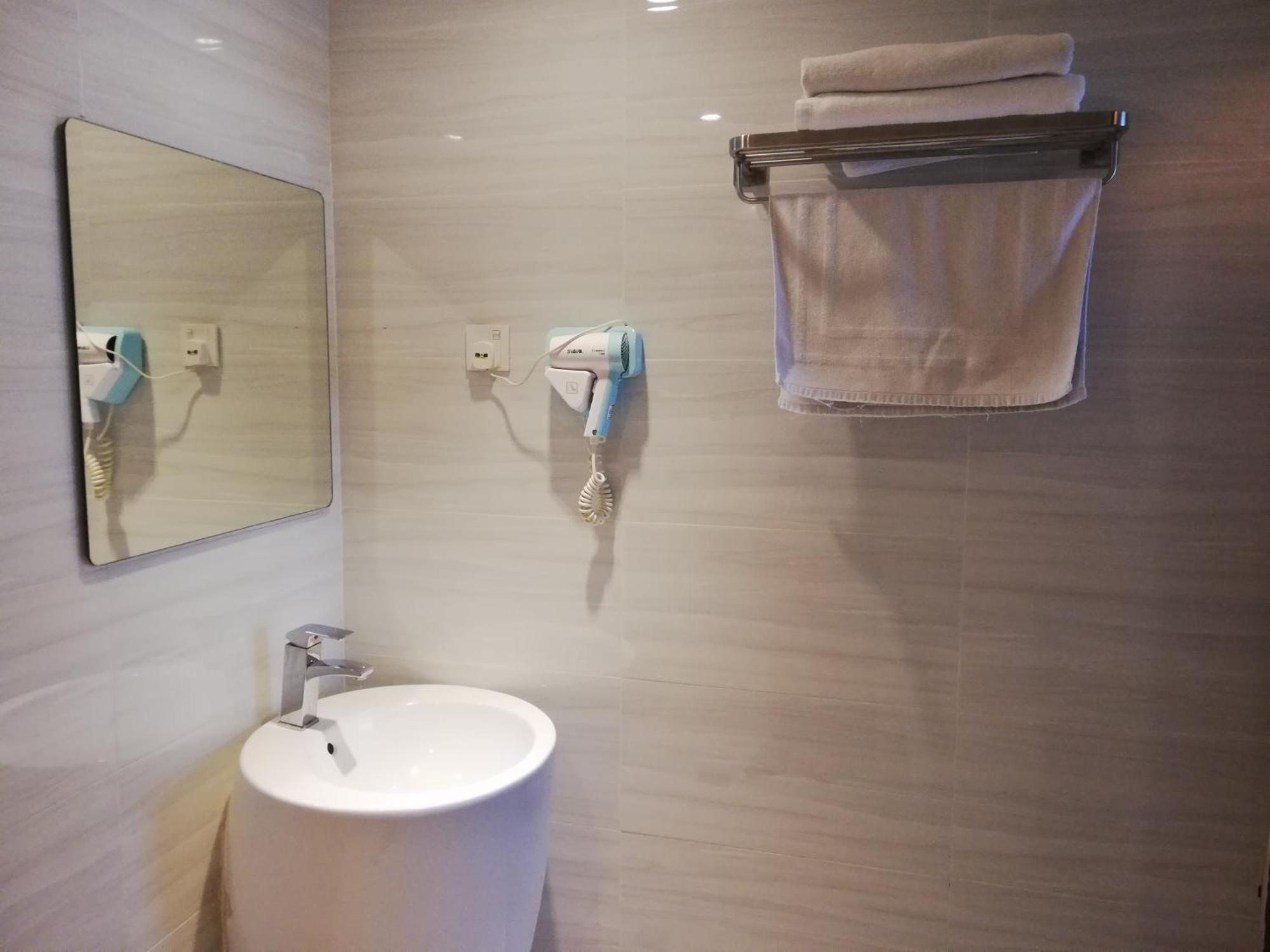 Hotel Ease