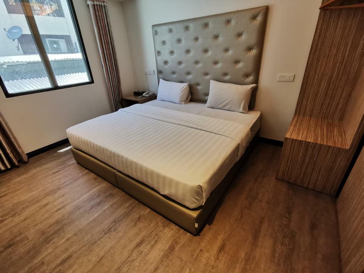 Hotel Ease 3*
