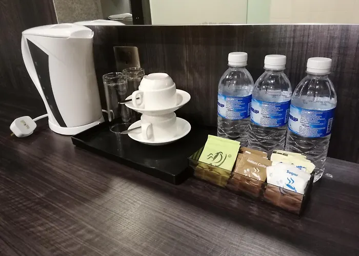 Ease Hotel