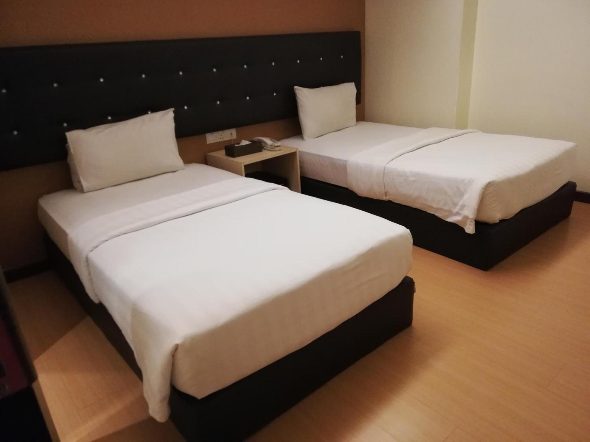Hotel Ease Sdn Bhd 3*